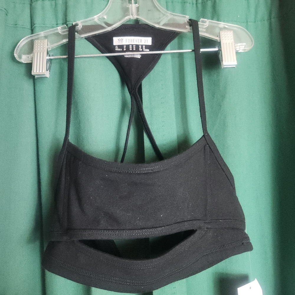 NWT Forever 21 Black Racerback Active Sports Bra with Midline Open Space